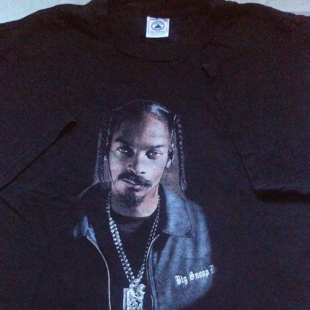 DELTA  XL  BLACK GRAPHIC  T-SHIRT